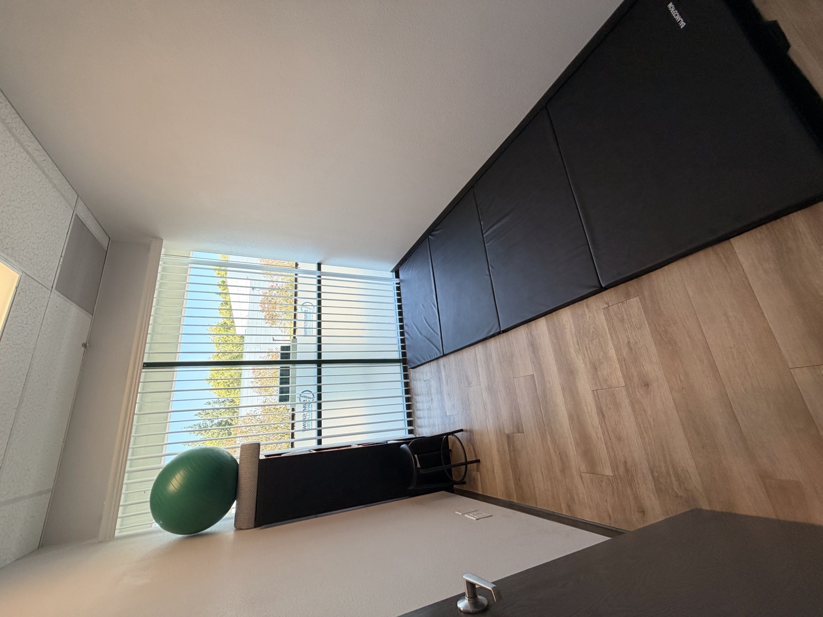 A mobility and stretch space at Simi Valley Spine & Wellness